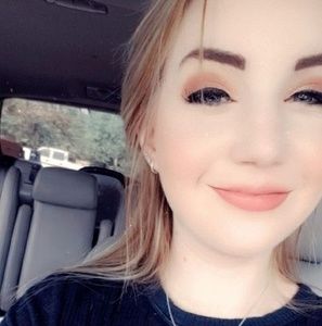 Meet your Posher, Kelsey